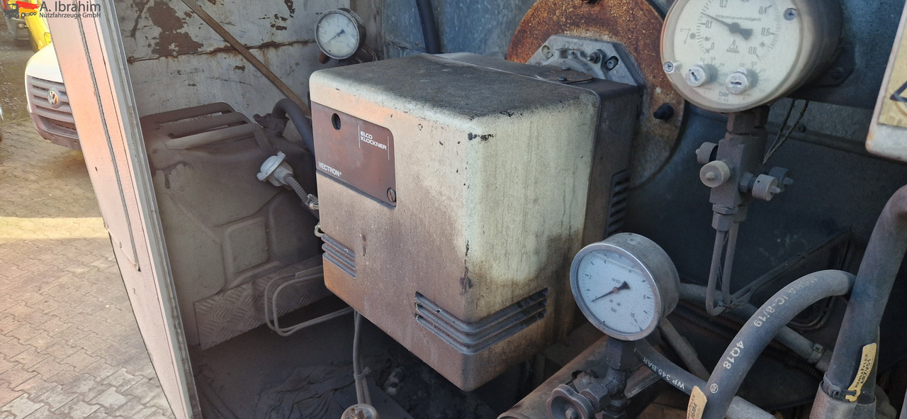 MAN TGA Asphaltspritze Schäfer 20 000 Liters - משאית מכל: תמונה 4 MAN TGA Asphaltspritze Schäfer 20 000 Liters - משאית מכל: תמונה 4