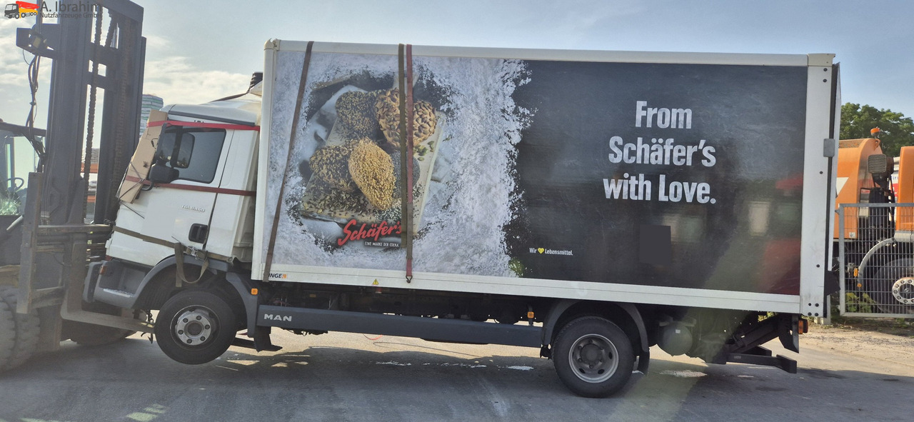 MAN TGL 8.160 4x2 Brotkoffer mit Kühlfach nicht fahrbereit ! nicht rollfähig - כלי רכב מסחרי לקירור: תמונה 1 MAN TGL 8.160 4x2 Brotkoffer mit Kühlfach nicht fahrbereit ! nicht rollfähig - כלי רכב מסחרי לקירור: תמונה 1