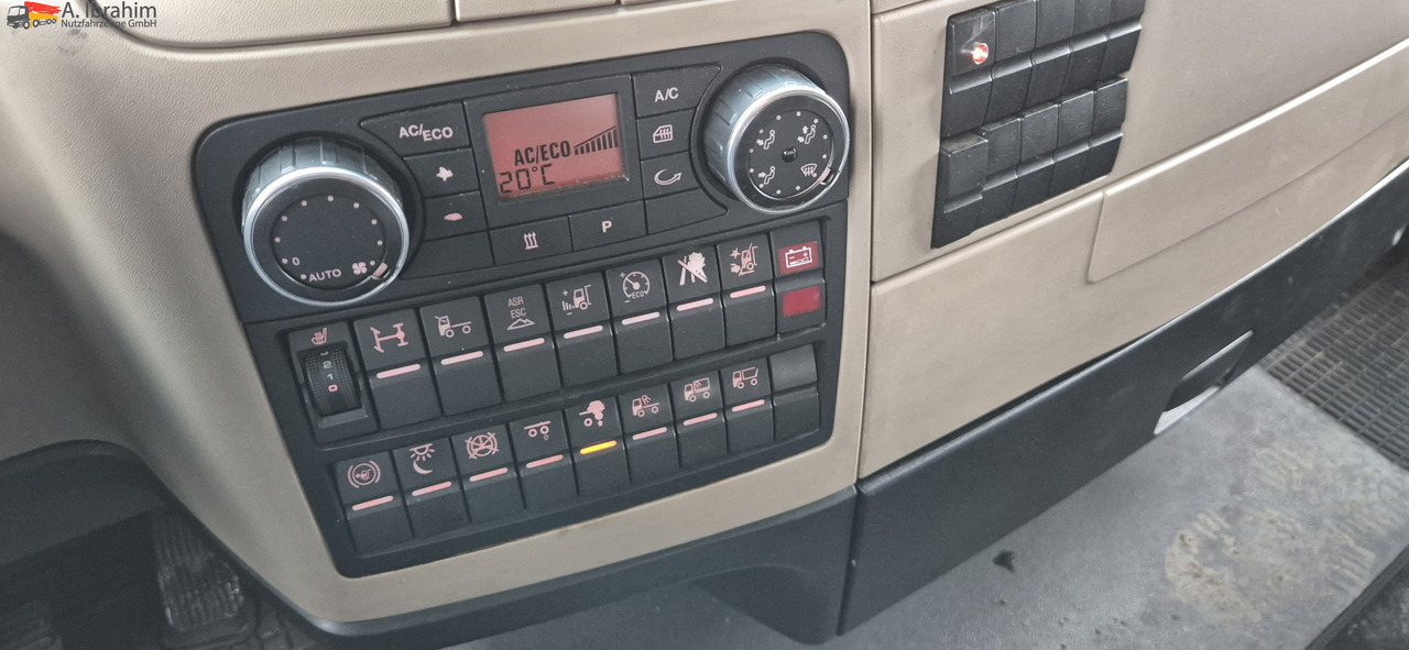 MAN TGX 26.460 Vario-Rahmen deutsches Fahrzeug. ohne Wechselbrücke - משאית וילונות צד: תמונה 2 MAN TGX 26.460 Vario-Rahmen deutsches Fahrzeug. ohne Wechselbrücke - משאית וילונות צד: תמונה 2