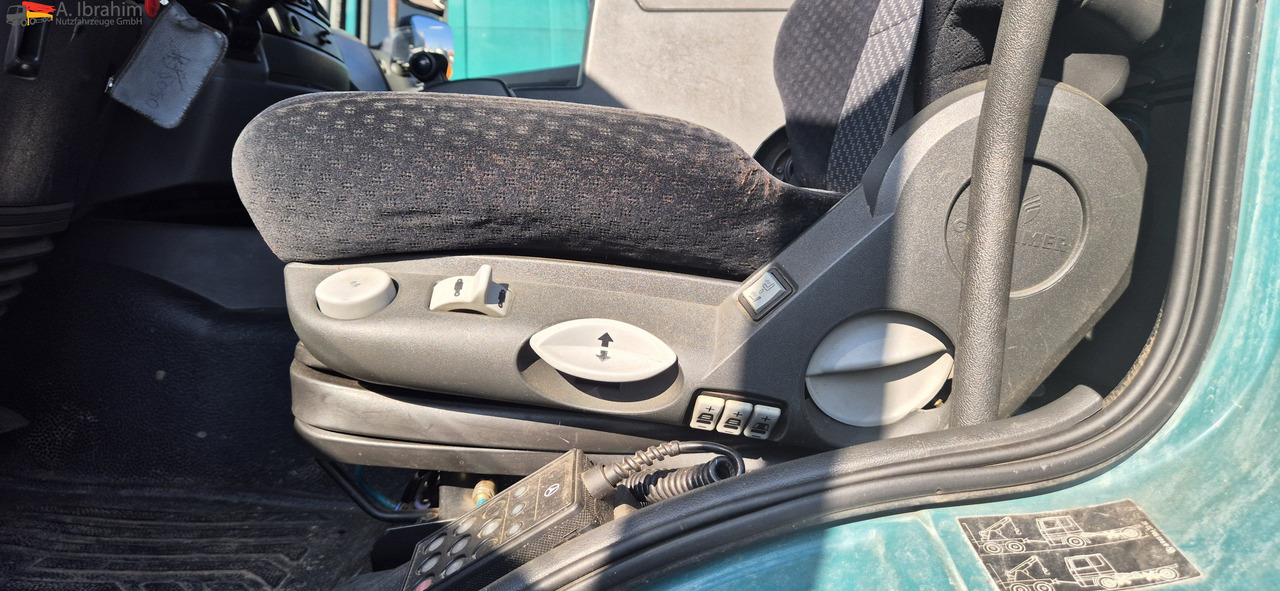 Mercedes-Benz 1824 Kipper Kran, Edelstahlaufbau Tierentsorgung - מזהיר, משאית מנוף: תמונה 4 Mercedes-Benz 1824 Kipper Kran, Edelstahlaufbau Tierentsorgung - מזהיר, משאית מנוף: תמונה 4