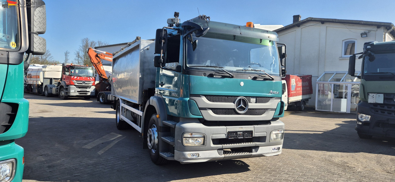 מזהיר, משאית מנוף Mercedes-Benz 1824 Kipper Kran, Edelstahlaufbau Tierentsorgung: תמונה 9 מזהיר, משאית מנוף Mercedes-Benz 1824 Kipper Kran, Edelstahlaufbau Tierentsorgung: תמונה 9