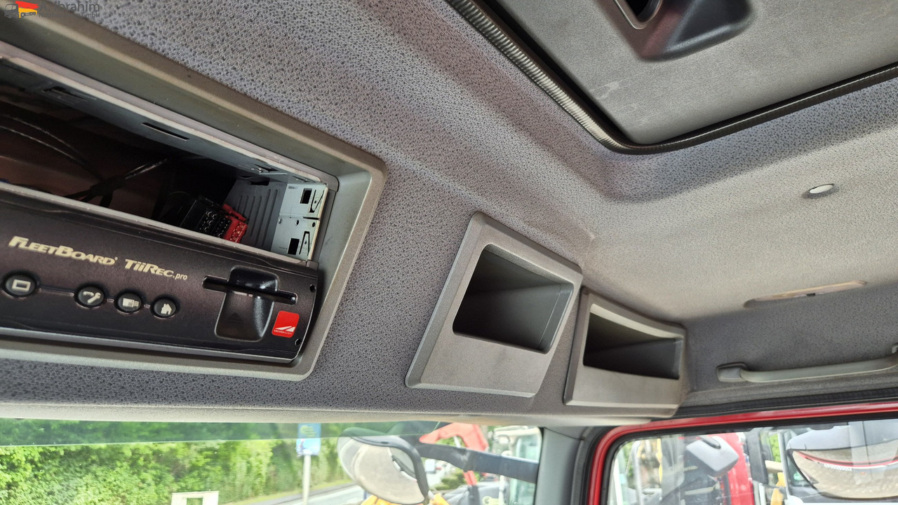 Mercedes-Benz 1829L mit Kran HIAB 111 Hiduo , Funk FB - משאית צד נופל/ שטוחה, משאית מנוף: תמונה 2 Mercedes-Benz 1829L mit Kran HIAB 111 Hiduo , Funk FB - משאית צד נופל/ שטוחה, משאית מנוף: תמונה 2