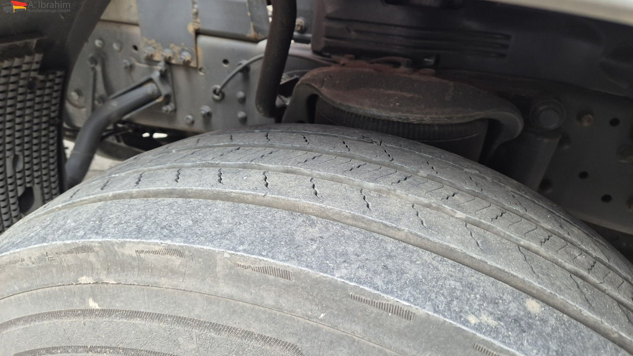 Mercedes-Benz 1833 HIAB Kran, Funk FB Scheckheft gepflegt bei Mercedes - משאית צד נופל/ שטוחה, משאית מנוף: תמונה 3 Mercedes-Benz 1833 HIAB Kran, Funk FB Scheckheft gepflegt bei Mercedes - משאית צד נופל/ שטוחה, משאית מנוף: תמונה 3