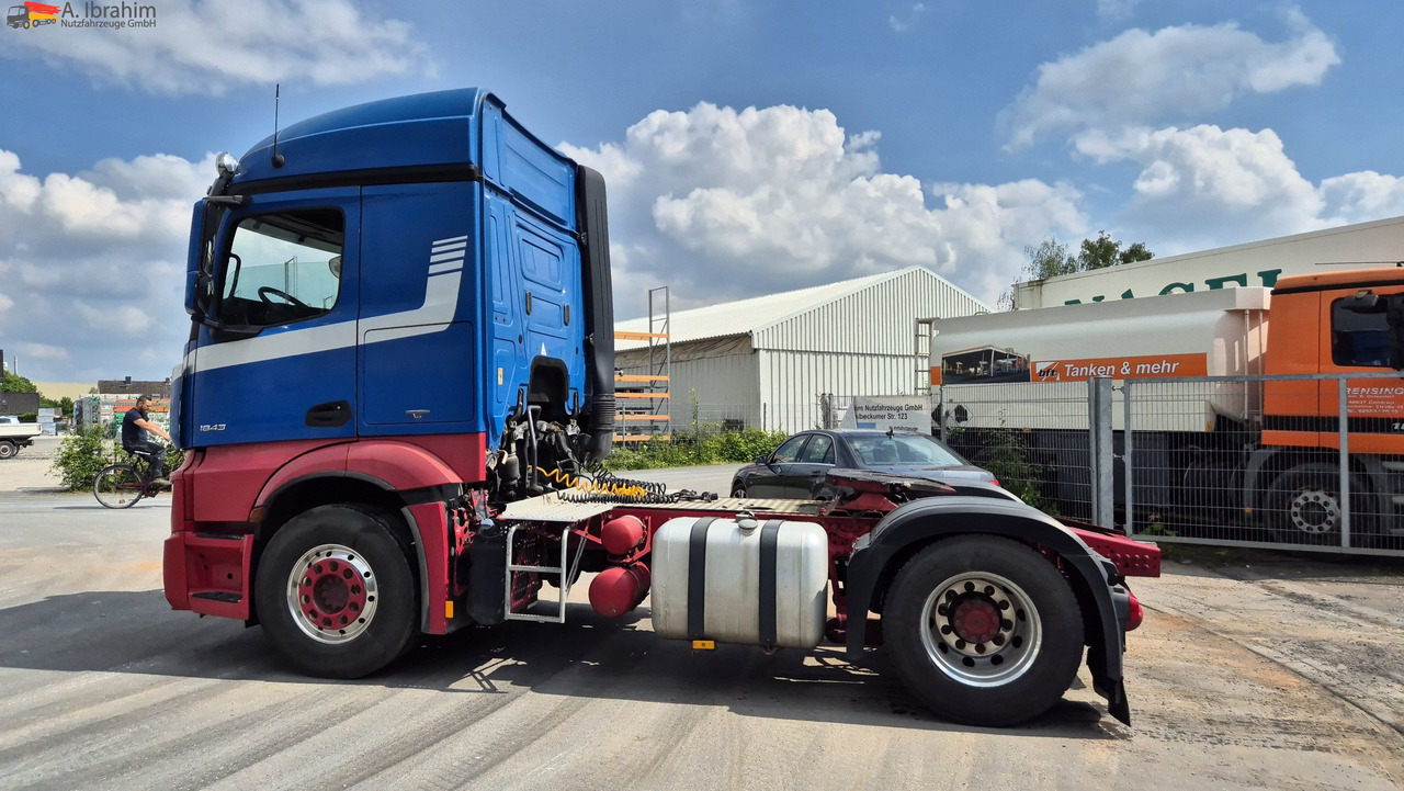 יחידת טרקטור Mercedes-Benz 1843 DB 1843 mit PTU für Kompressor: תמונה 10 יחידת טרקטור Mercedes-Benz 1843 DB 1843 mit PTU für Kompressor: תמונה 10