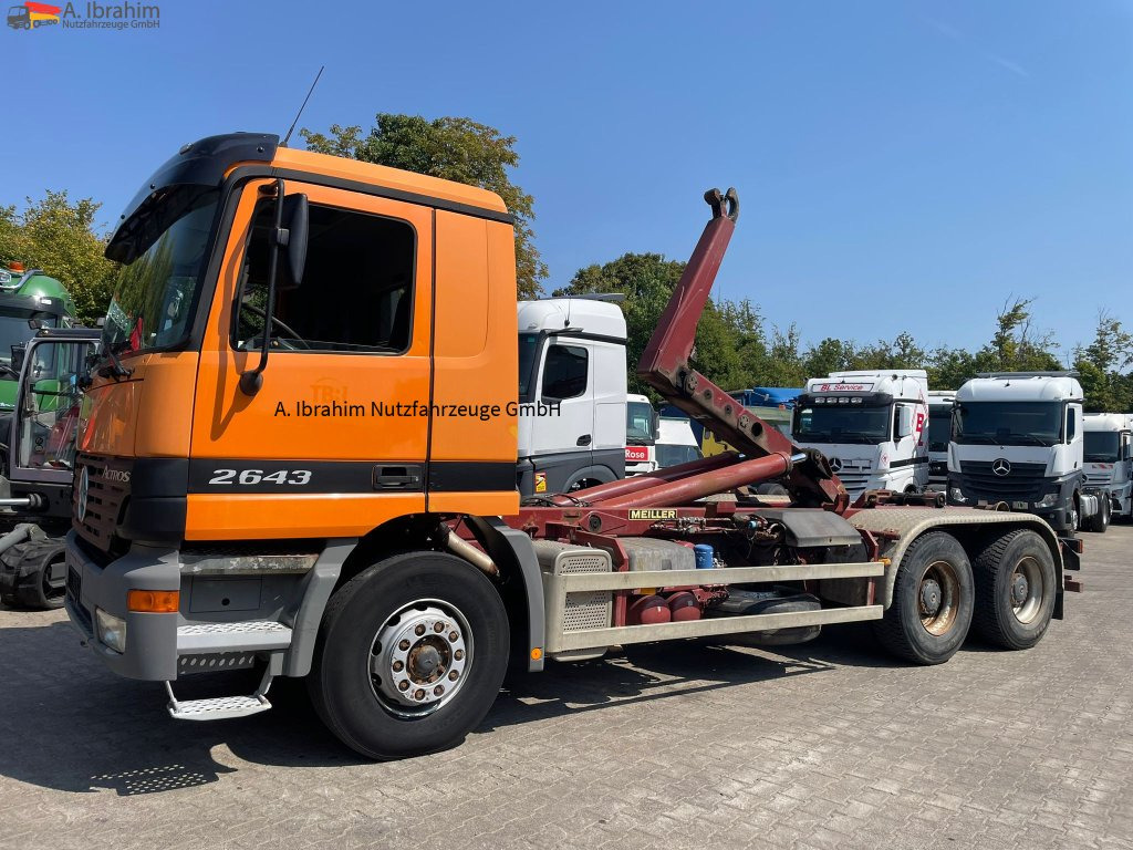Mercedes-Benz 2643 6x4 | Blatt Luft | Meiller Hacken | Gut Zustand - משאית הרמת וו: תמונה 1 Mercedes-Benz 2643 6x4 | Blatt Luft | Meiller Hacken | Gut Zustand - משאית הרמת וו: תמונה 1