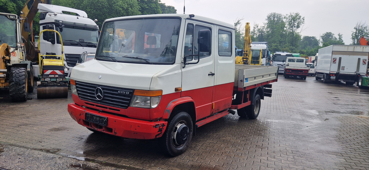 Mercedes-Benz 615D Doka Pritsche, Zustand gut - כלי רכב מסחרי במיטה שטוחה, כלי רכב מסחרי קומבי: תמונה 1 Mercedes-Benz 615D Doka Pritsche, Zustand gut - כלי רכב מסחרי במיטה שטוחה, כלי רכב מסחרי קומבי: תמונה 1
