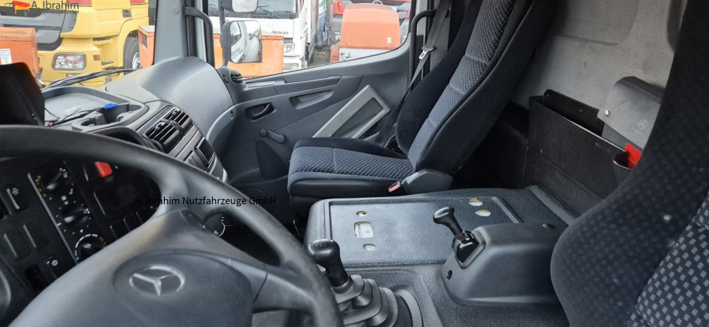 כלי רכב מסחרי עם תיבה Mercedes-Benz 818L LBW, Luftfederung: תמונה 6