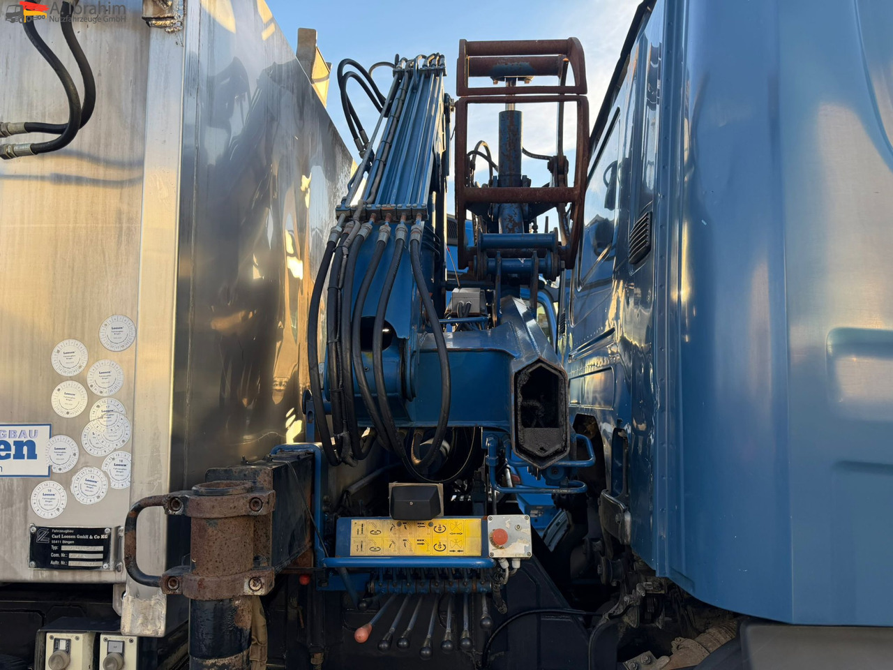 Scania B4X2 Edelstahlkipper für Tierkörperbeseitigung Kran MKG - משאית אשפה: תמונה 5 Scania B4X2 Edelstahlkipper für Tierkörperbeseitigung Kran MKG - משאית אשפה: תמונה 5