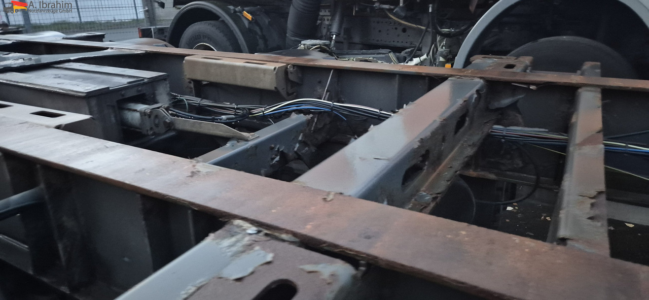 Schmitz SCF24 2x20,30,40,45 ft Multichassis, ausziehbar - סמיטריילר מוביל מכולות/ החלפת גוף: תמונה 3 Schmitz SCF24 2x20,30,40,45 ft Multichassis, ausziehbar - סמיטריילר מוביל מכולות/ החלפת גוף: תמונה 3