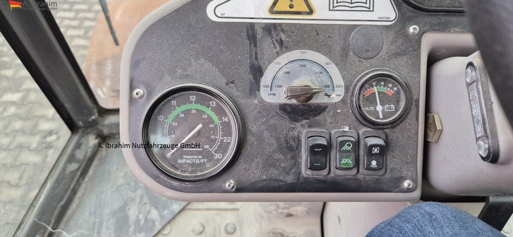 Volvo SD77 DX - רולר: תמונה 2 Volvo SD77 DX - רולר: תמונה 2