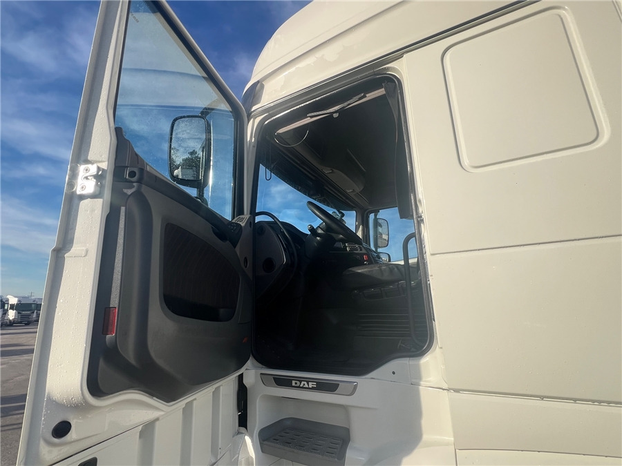 יחידת טרקטור DAF XF 530 Retarder / Airparkoll: תמונה 17 יחידת טרקטור DAF XF 530 Retarder / Airparkoll: תמונה 17