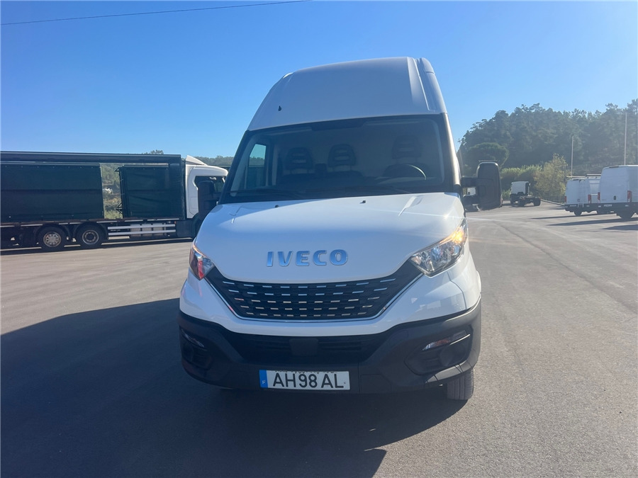 Iveco 35C16 - כלי רכב מסחרי עם לוח: תמונה 2 Iveco 35C16 - כלי רכב מסחרי עם לוח: תמונה 2