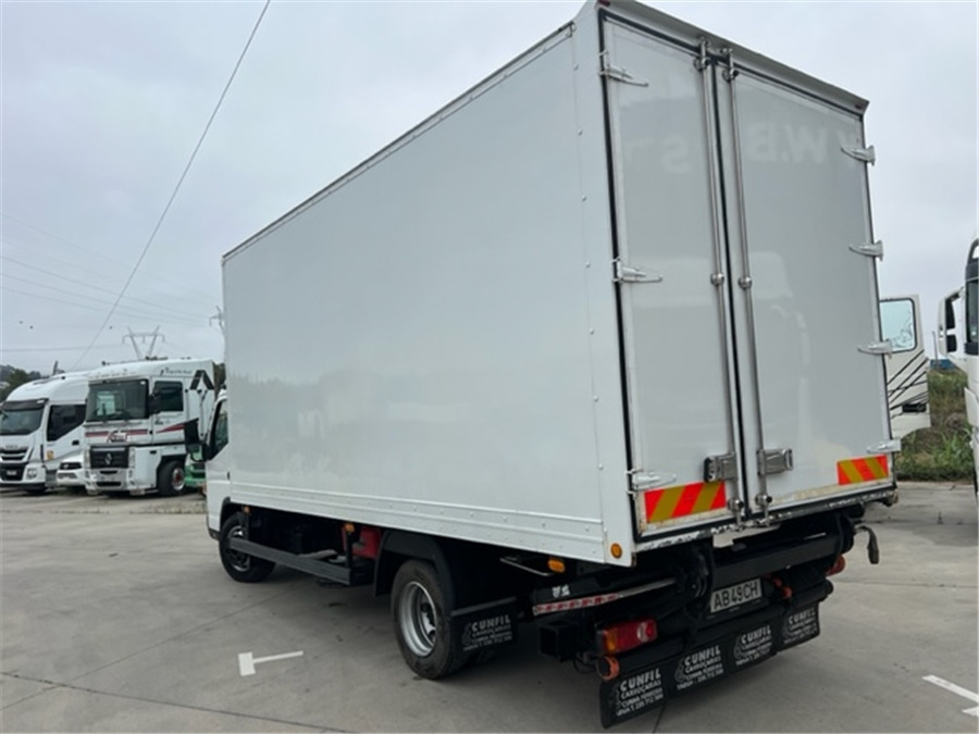 Mitsubishi 7C18 - משאית איזותרמית: תמונה 4 Mitsubishi 7C18 - משאית איזותרמית: תמונה 4
