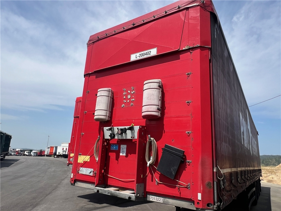 SCHMITZ CARGOBULL SCB-S3T TETO ELEVAR - סמיטריילר עם וילונות צד: תמונה 2 SCHMITZ CARGOBULL SCB-S3T TETO ELEVAR - סמיטריילר עם וילונות צד: תמונה 2