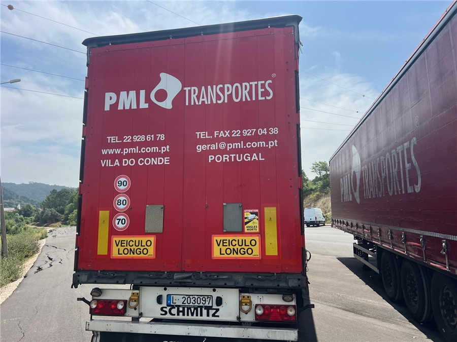 SCHMITZ CARGOBULL SCB-S3T TETO ELEVAR - סמיטריילר עם וילונות צד: תמונה 4 SCHMITZ CARGOBULL SCB-S3T TETO ELEVAR - סמיטריילר עם וילונות צד: תמונה 4