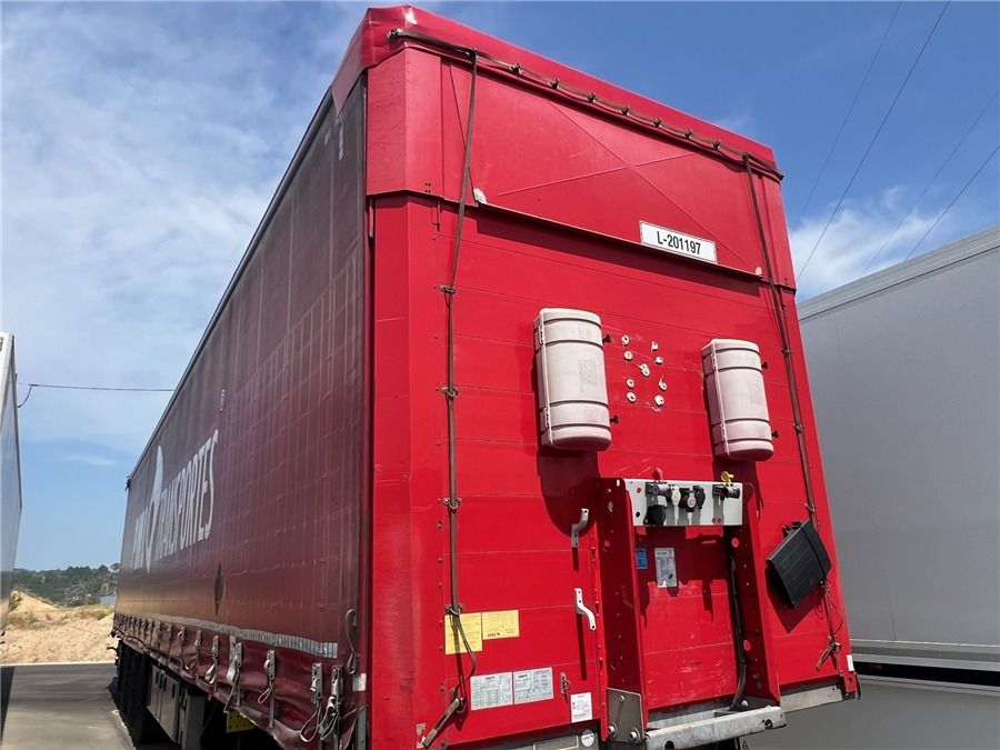 SCHMITZ CARGOBULL SCB-S3T TETO ELEVAR - סמיטריילר עם וילונות צד: תמונה 2 SCHMITZ CARGOBULL SCB-S3T TETO ELEVAR - סמיטריילר עם וילונות צד: תמונה 2