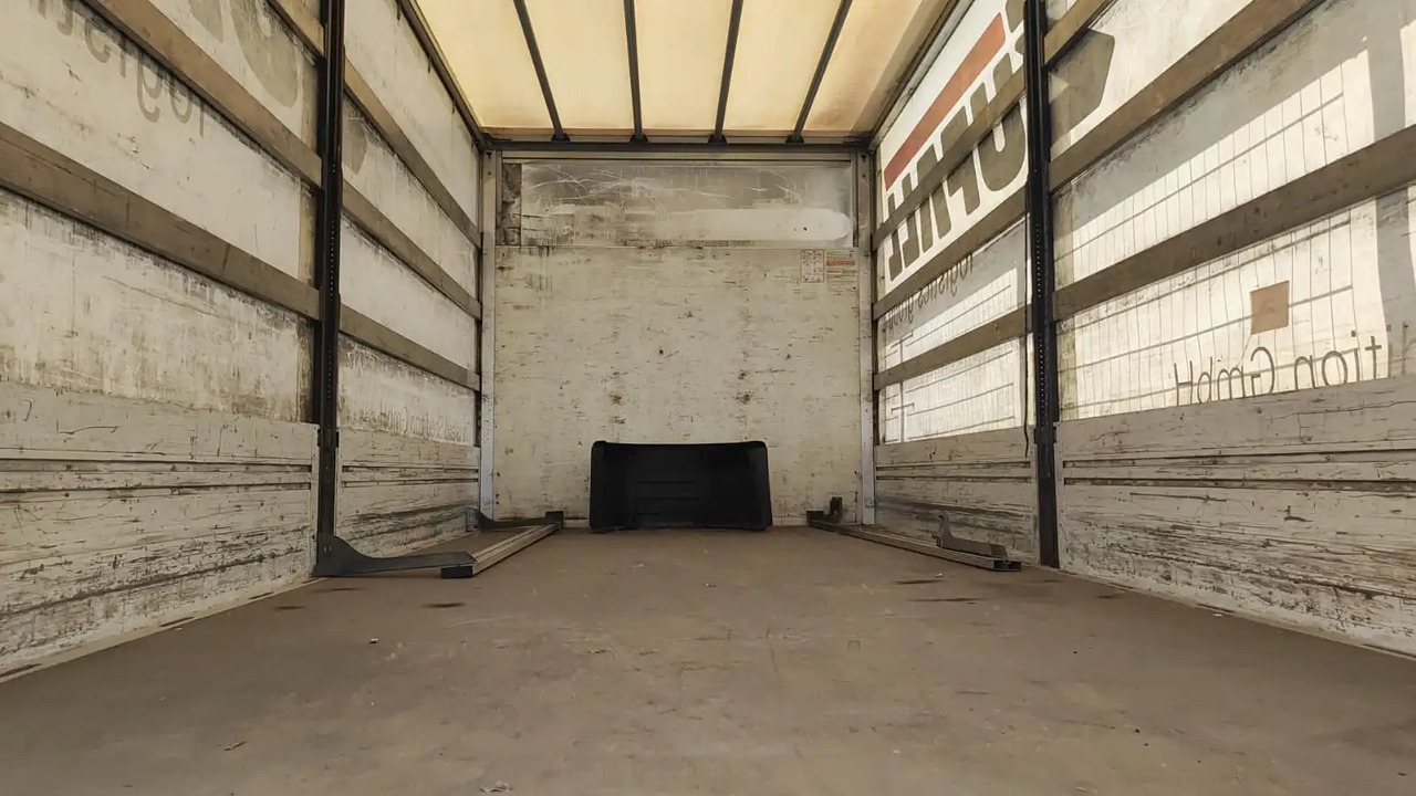 CENTINA ALLESTIMENTO A TERRA USATO - גוף החלפה עם וילונות צד: תמונה 4 CENTINA ALLESTIMENTO A TERRA USATO - גוף החלפה עם וילונות צד: תמונה 4