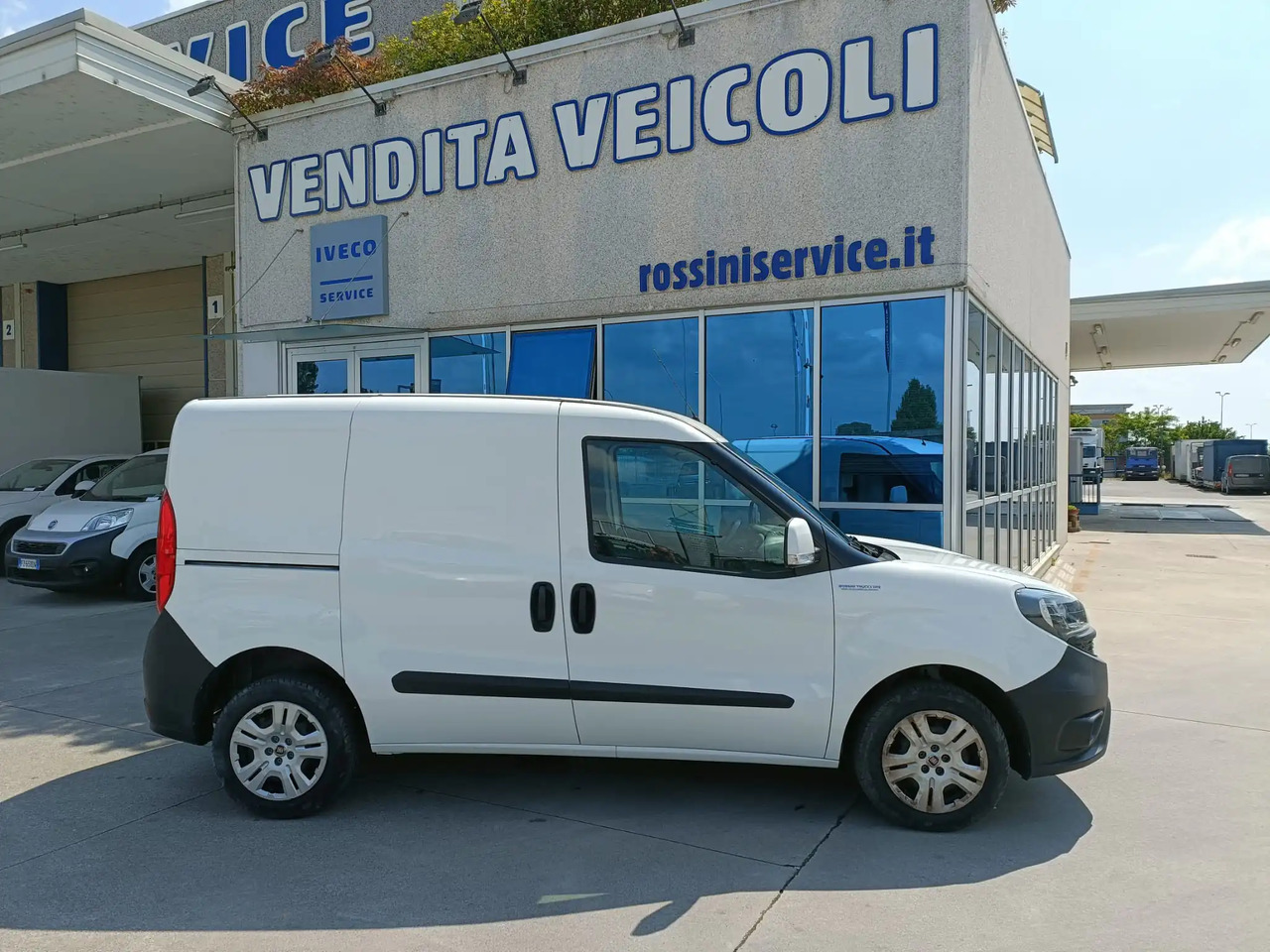 FIAT DOBLO CARGO 1.3 MJT SX - כלי רכב מסחרי עם לוח: תמונה 1 FIAT DOBLO CARGO 1.3 MJT SX - כלי רכב מסחרי עם לוח: תמונה 1
