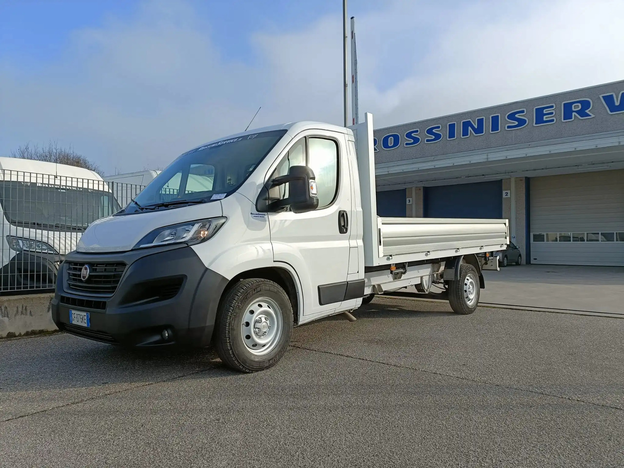 FIAT DUCATO 35 L2H1 - כלי רכב מסחרי במיטה שטוחה: תמונה 3 FIAT DUCATO 35 L2H1 - כלי רכב מסחרי במיטה שטוחה: תמונה 3