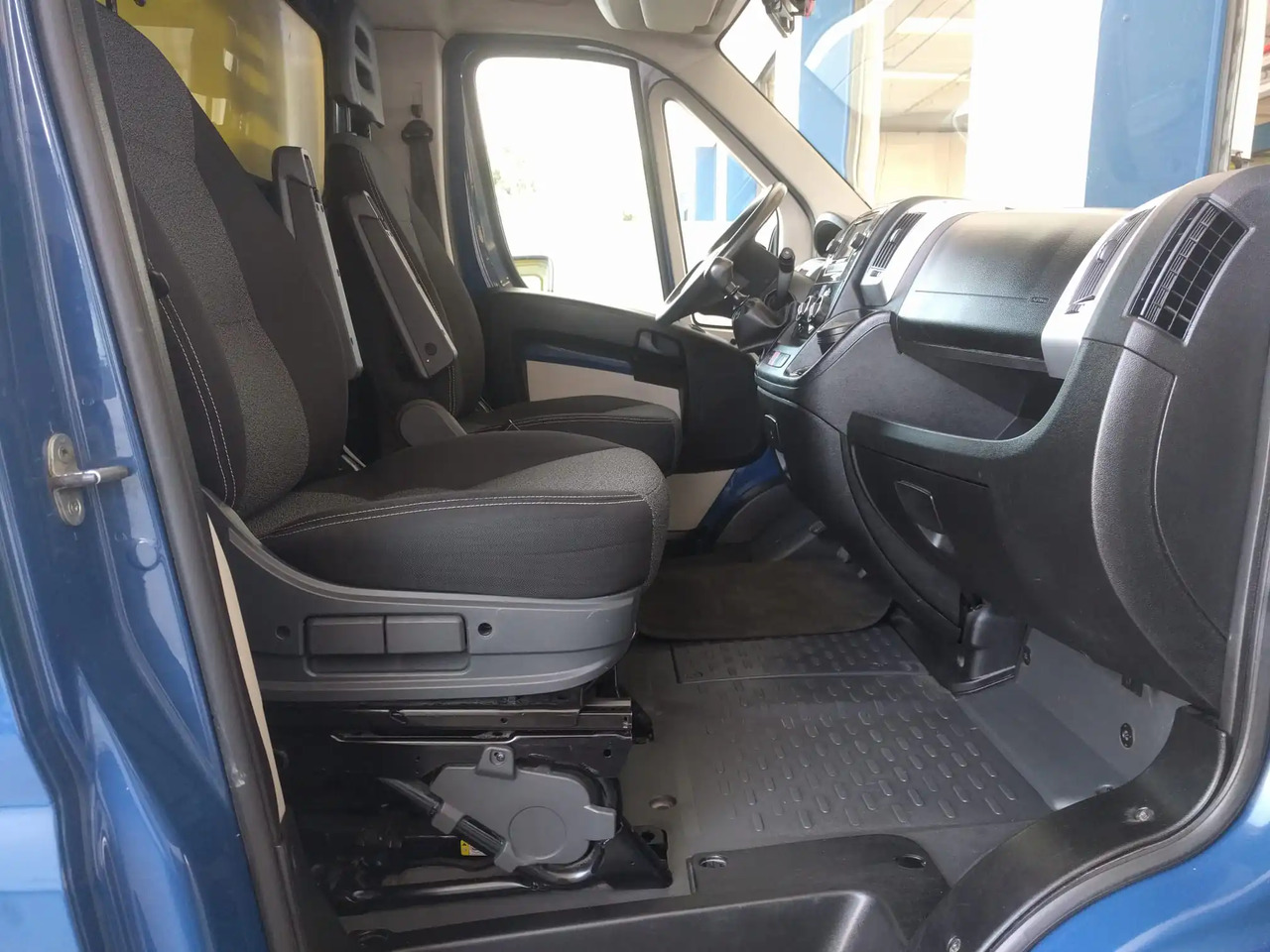 FIAT DUCATO MAXI 35 - כלי רכב מסחרי עם תיבה: תמונה 4 FIAT DUCATO MAXI 35 - כלי רכב מסחרי עם תיבה: תמונה 4