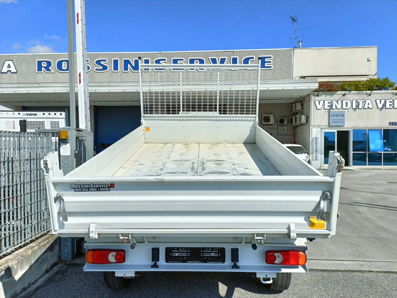 FIAT DUCATO RIBALTABILE 130 CV - כלי רכב מסחרי מזהיר: תמונה 4 FIAT DUCATO RIBALTABILE 130 CV - כלי רכב מסחרי מזהיר: תמונה 4