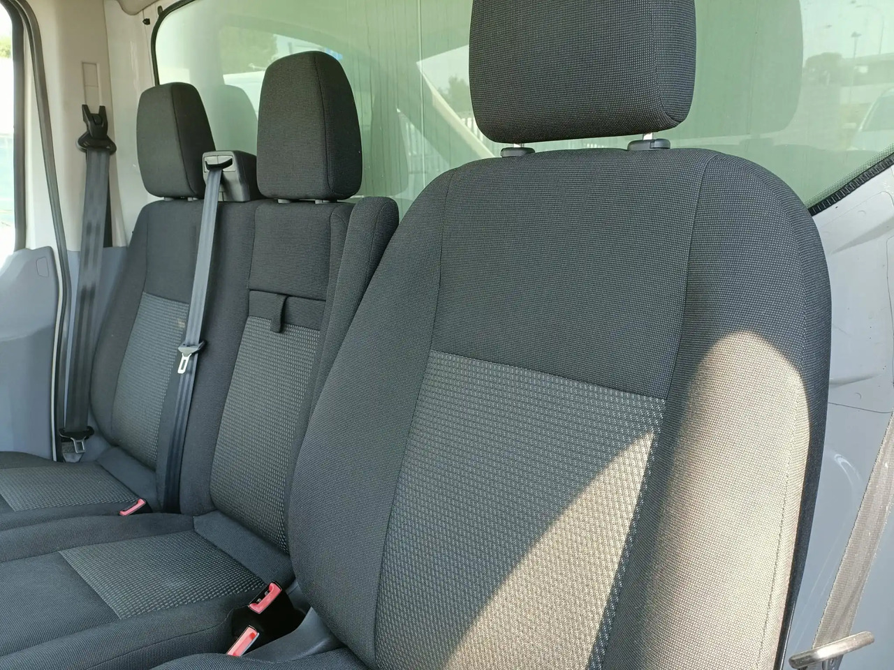 כלי רכב מסחרי עם תיבה FORD TRANSIT FURGONATO BOX: תמונה 10