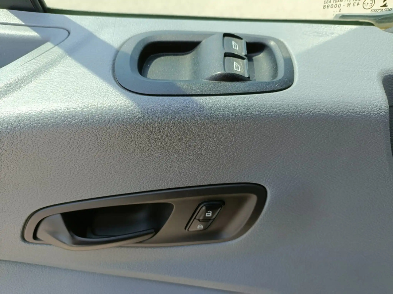 כלי רכב מסחרי עם תיבה FORD TRANSIT FURGONATO BOX: תמונה 15