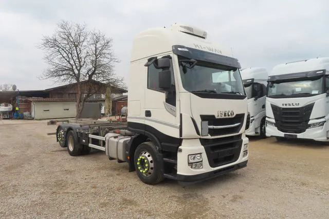 IVECO AS260S42 Y/FP - משאית עם שלדת תא: תמונה 1 IVECO AS260S42 Y/FP - משאית עם שלדת תא: תמונה 1
