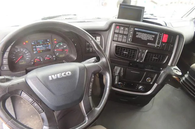 IVECO AS260S42 Y/FP - משאית עם שלדת תא: תמונה 5 IVECO AS260S42 Y/FP - משאית עם שלדת תא: תמונה 5