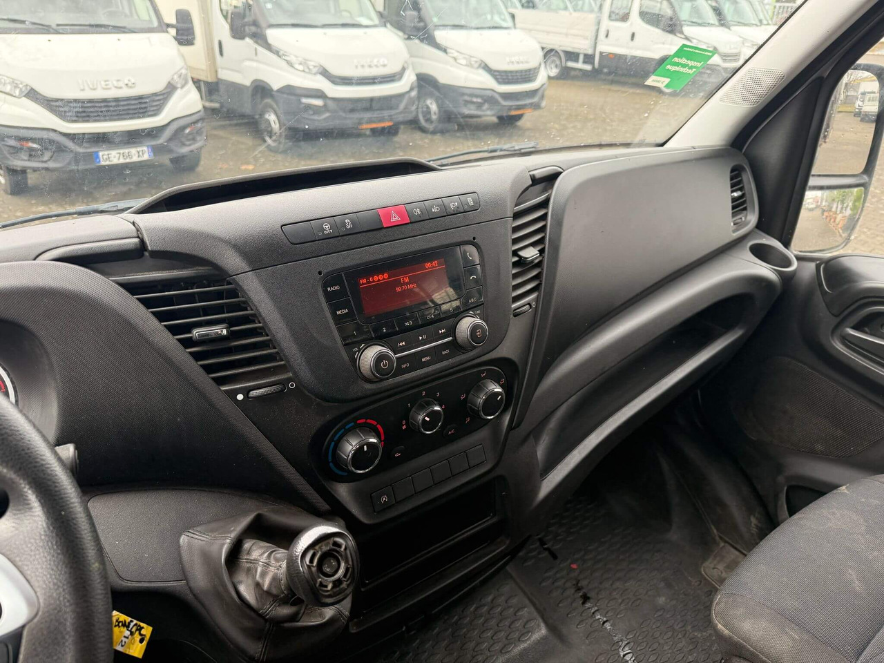 IVECO DAILY 35C14 DOPPIA CABINA RIBALTABILE 3.0 - כלי רכב מסחרי מזהיר: תמונה 3 IVECO DAILY 35C14 DOPPIA CABINA RIBALTABILE 3.0 - כלי רכב מסחרי מזהיר: תמונה 3