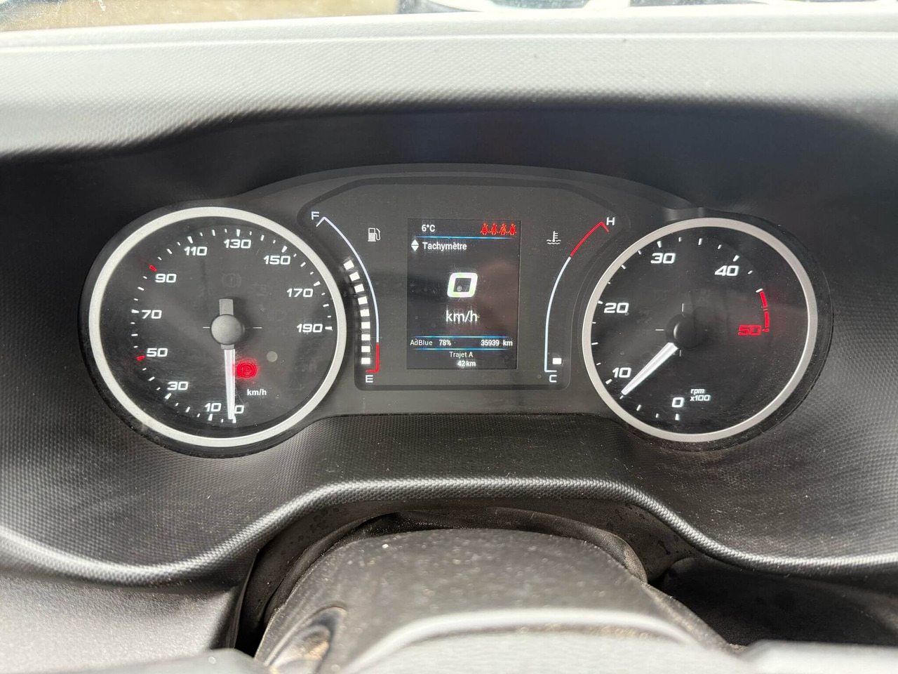 IVECO DAILY 35C14 DOPPIA CABINA RIBALTABILE 3.0 - כלי רכב מסחרי מזהיר: תמונה 4 IVECO DAILY 35C14 DOPPIA CABINA RIBALTABILE 3.0 - כלי רכב מסחרי מזהיר: תמונה 4