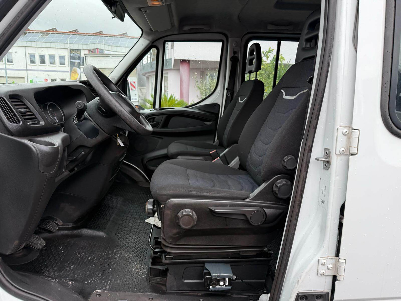 IVECO DAILY 35C14 DOPPIA CABINA RIBALTABILE 3.0 - כלי רכב מסחרי מזהיר: תמונה 3 IVECO DAILY 35C14 DOPPIA CABINA RIBALTABILE 3.0 - כלי רכב מסחרי מזהיר: תמונה 3