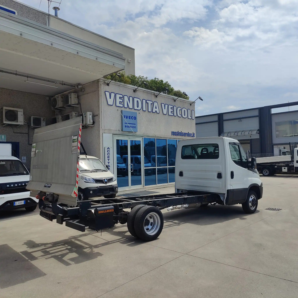 IVECO DAILY 35C14 - כלי רכב מסחרי: תמונה 3 IVECO DAILY 35C14 - כלי רכב מסחרי: תמונה 3