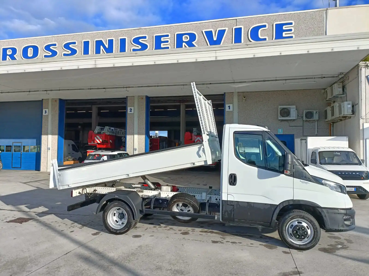 IVECO DAILY 35C14 - כלי רכב מסחרי מזהיר: תמונה 2 IVECO DAILY 35C14 - כלי רכב מסחרי מזהיר: תמונה 2
