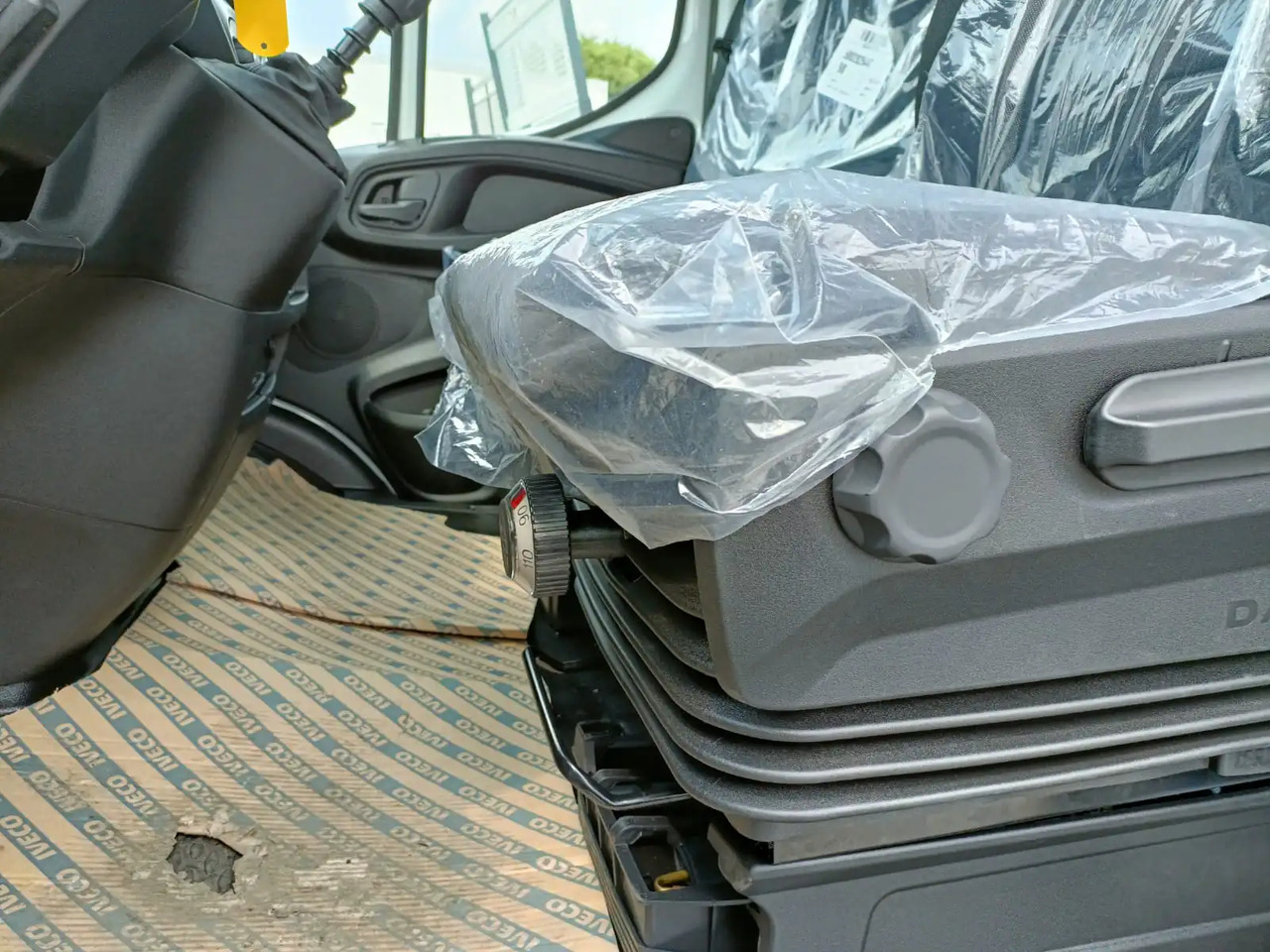 הַחכָּרָה  IVECO DAILY 35C16 3000 cc KM 0 IVECO DAILY 35C16 3000 cc KM 0: תמונה 13