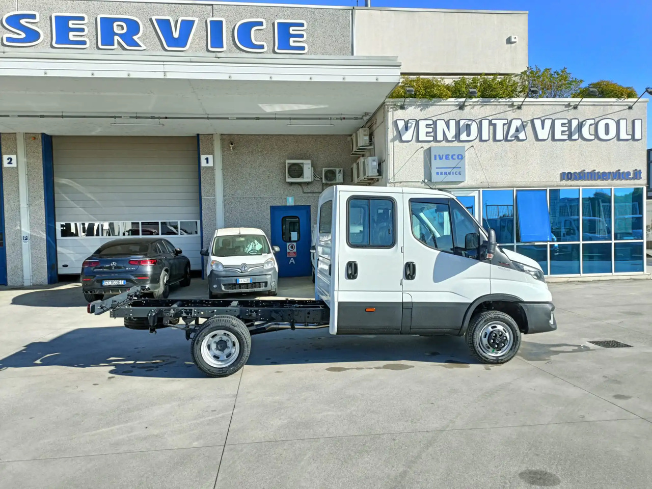 IVECO DAILY 35C16 DOPPIA CABINA 7 POSTI - כלי רכב מסחרי: תמונה 4 IVECO DAILY 35C16 DOPPIA CABINA 7 POSTI - כלי רכב מסחרי: תמונה 4