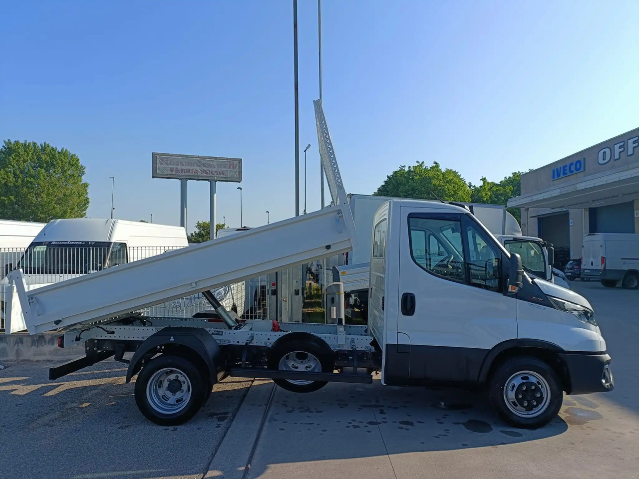 IVECO DAILY 35C16 NUOVO 3.0 cc MOD: 2025 RIBALTABILE - כלי רכב מסחרי מזהיר: תמונה 3 IVECO DAILY 35C16 NUOVO 3.0 cc MOD: 2025 RIBALTABILE - כלי רכב מסחרי מזהיר: תמונה 3