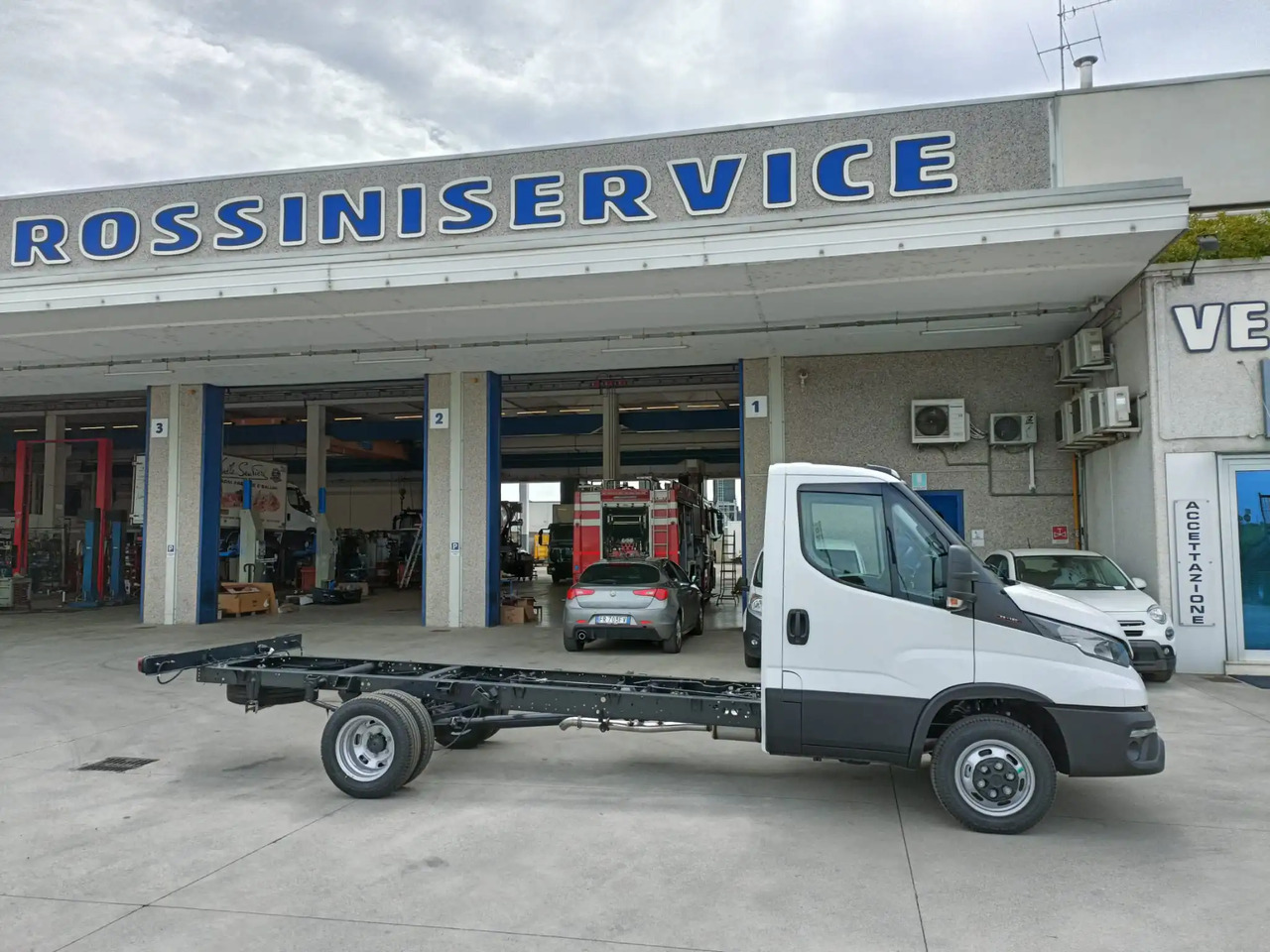 IVECO DAILY 35C18 MOD. 2025 A TELAIO NUOVO - כלי רכב מסחרי: תמונה 3 IVECO DAILY 35C18 MOD. 2025 A TELAIO NUOVO - כלי רכב מסחרי: תמונה 3