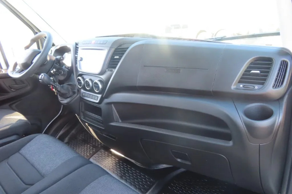 מיניבוס, כלי רכב מסחרי לנוסעים IVECO DAILY 35S14 7 POSTI: תמונה 9