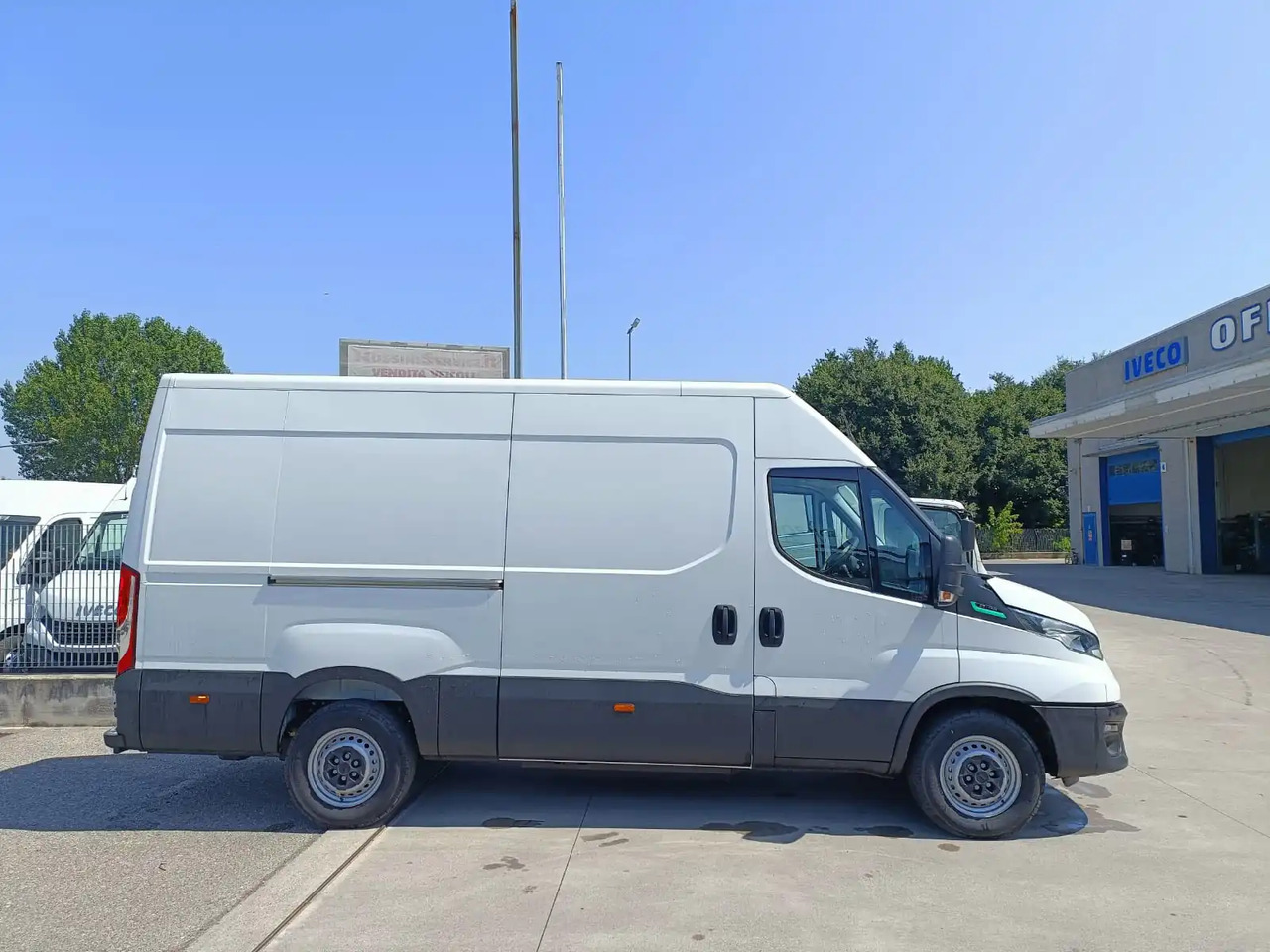 IVECO DAILY 35S14 L2H2 CNG METANO KM 0 - כלי רכב מסחרי עם לוח: תמונה 4 IVECO DAILY 35S14 L2H2 CNG METANO KM 0 - כלי רכב מסחרי עם לוח: תמונה 4