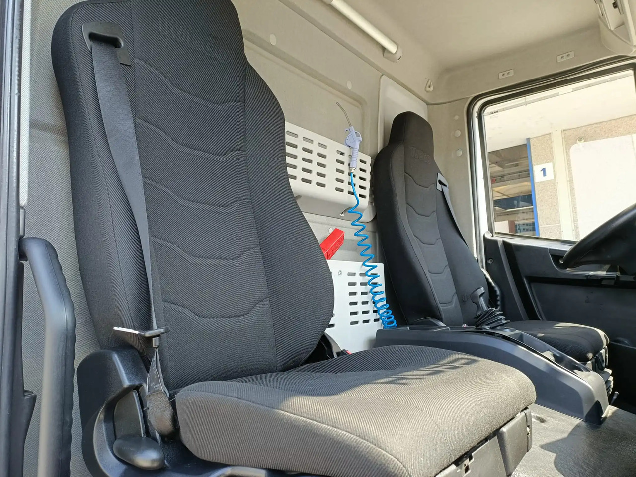 IVECO EUROCARGO 120E19P - משאית עם שלדת תא: תמונה 3 IVECO EUROCARGO 120E19P - משאית עם שלדת תא: תמונה 3