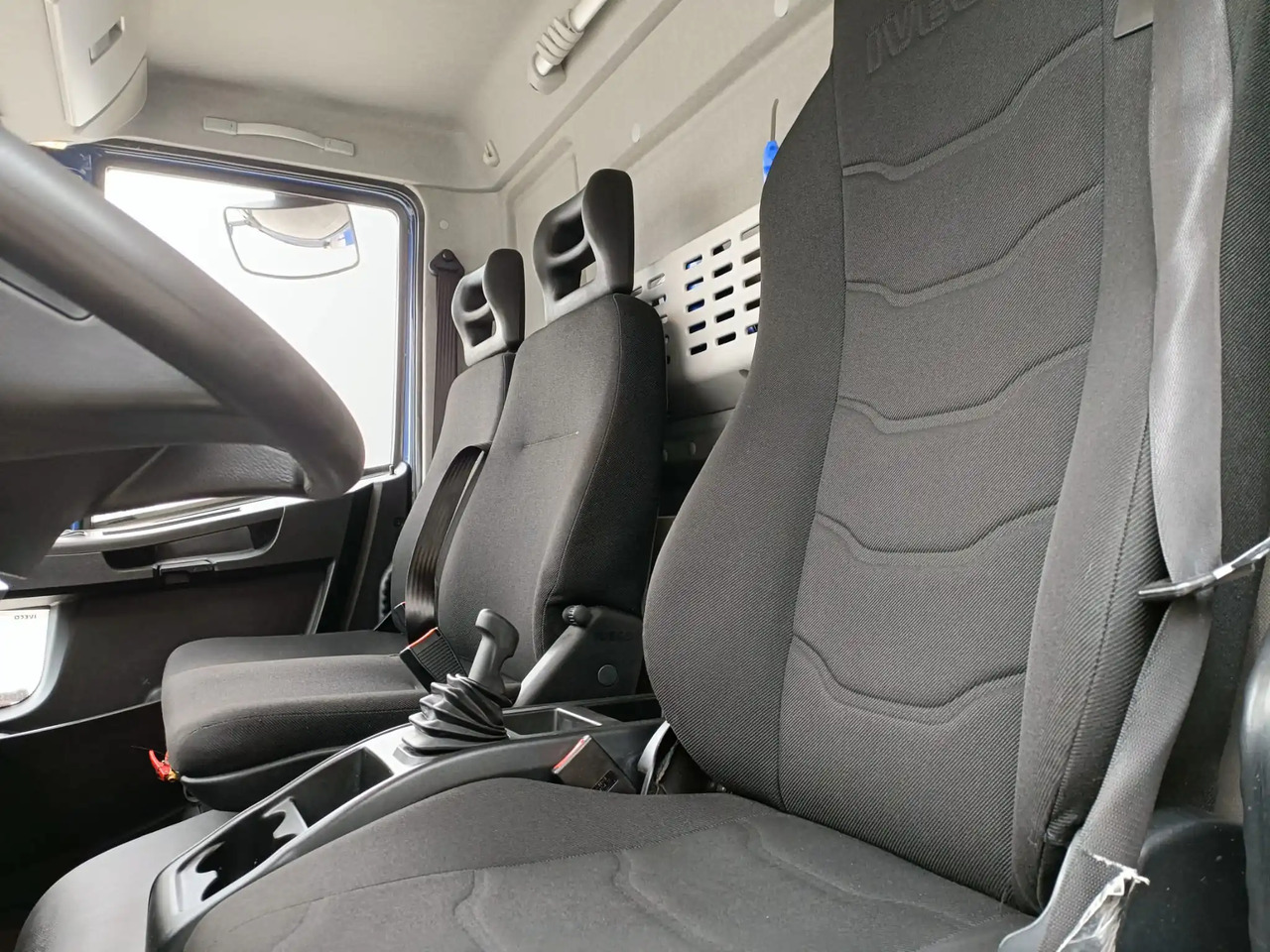 IVECO EUROCARGO 120E22P - משאית עם שלדת תא: תמונה 5 IVECO EUROCARGO 120E22P - משאית עם שלדת תא: תמונה 5