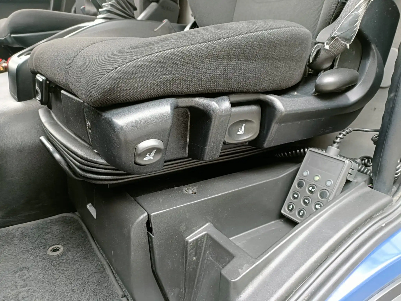 IVECO EUROCARGO 120E22P - משאית עם שלדת תא: תמונה 4 IVECO EUROCARGO 120E22P - משאית עם שלדת תא: תמונה 4