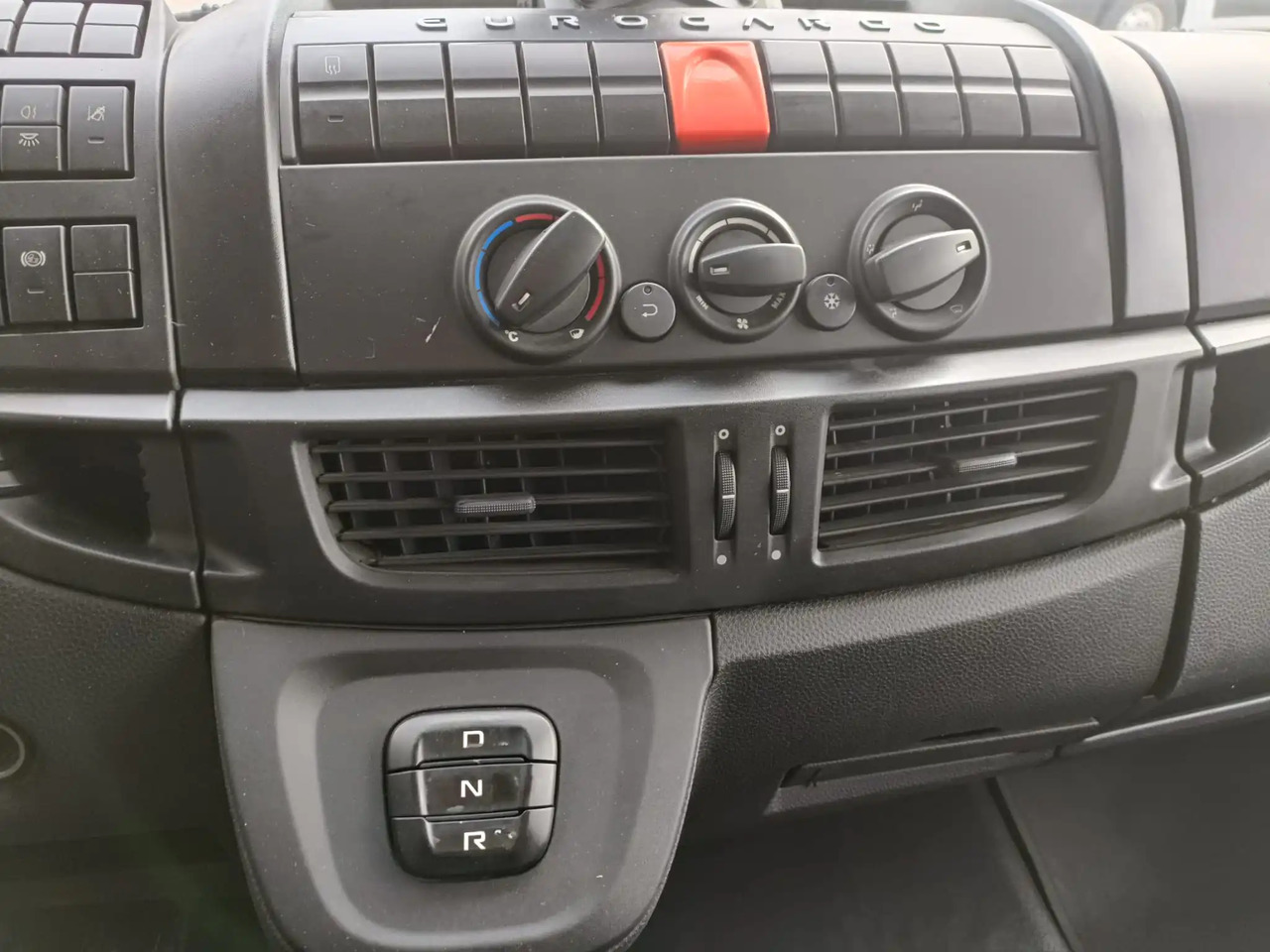 IVECO EUROCARGO 120E22P - משאית עם שלדת תא: תמונה 5 IVECO EUROCARGO 120E22P - משאית עם שלדת תא: תמונה 5
