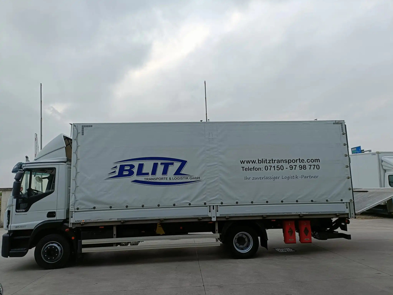 IVECO EUROCARGO 120E25P - משאית וילונות צד: תמונה 4 IVECO EUROCARGO 120E25P - משאית וילונות צד: תמונה 4