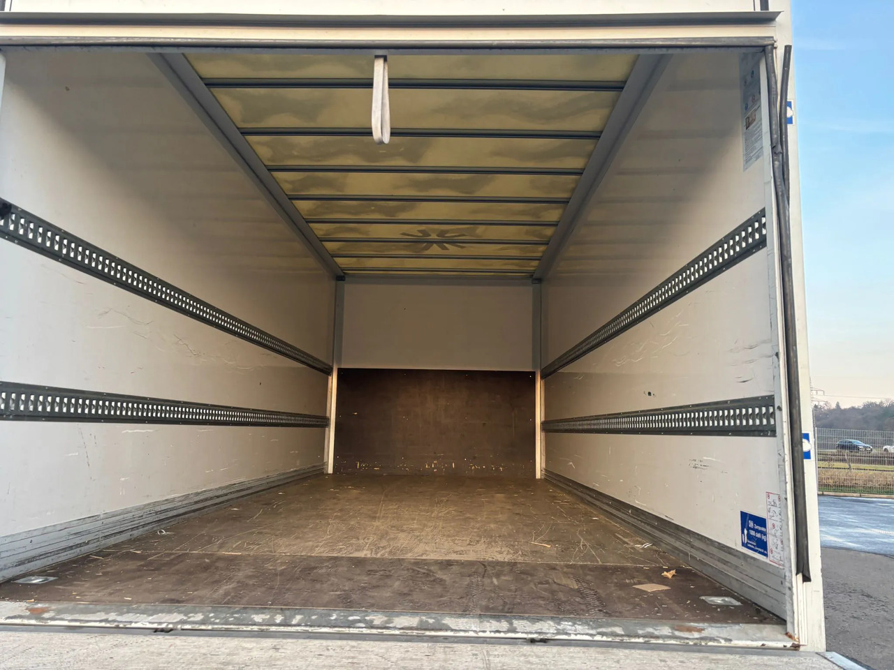 IVECO EUROCARGO 75E19P - משאית תיבה: תמונה 2 IVECO EUROCARGO 75E19P - משאית תיבה: תמונה 2