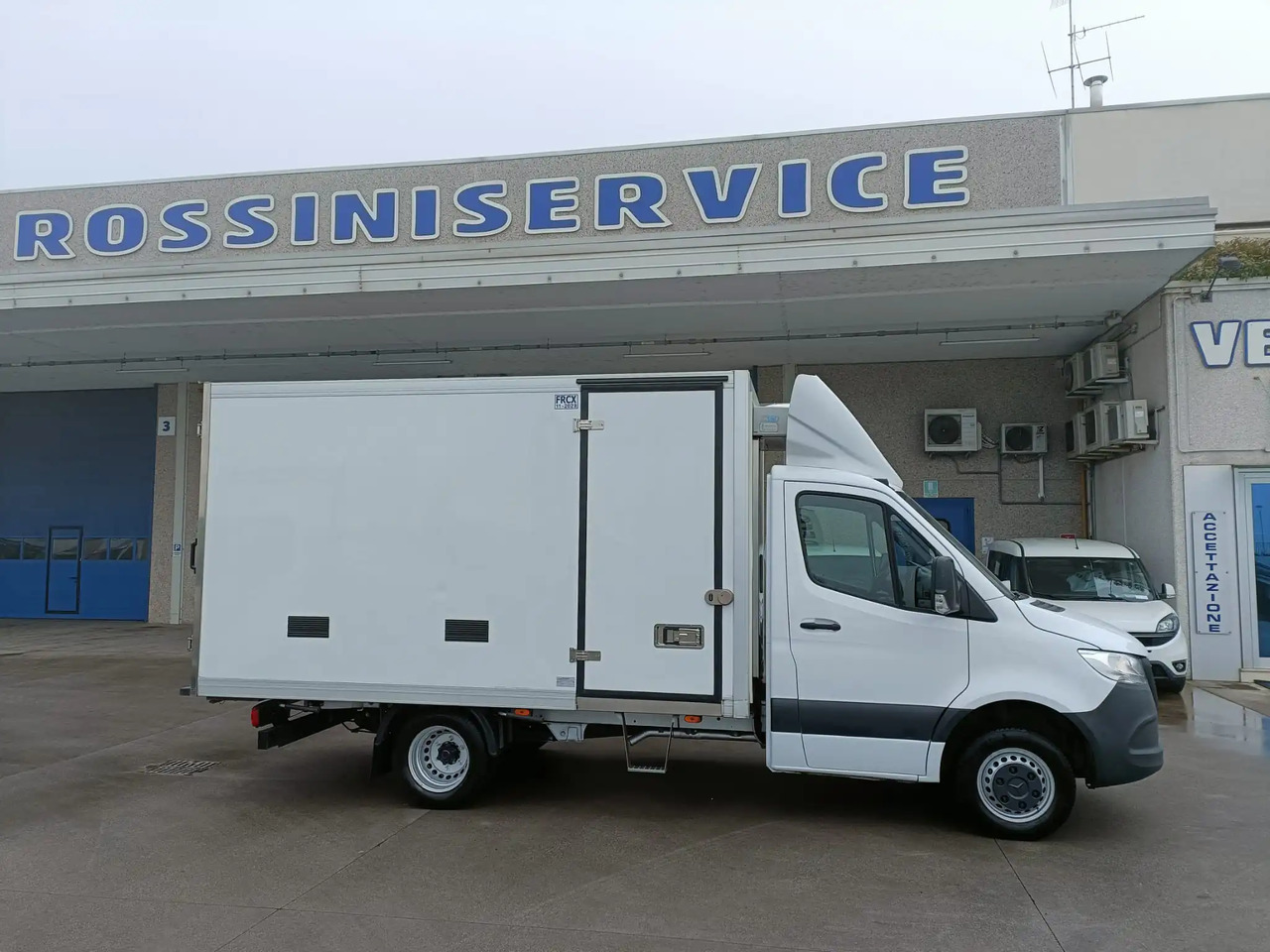 MERCEDES BENZ SPRINTER 415 150 CV - כלי רכב מסחרי לקירור: תמונה 2 MERCEDES BENZ SPRINTER 415 150 CV - כלי רכב מסחרי לקירור: תמונה 2