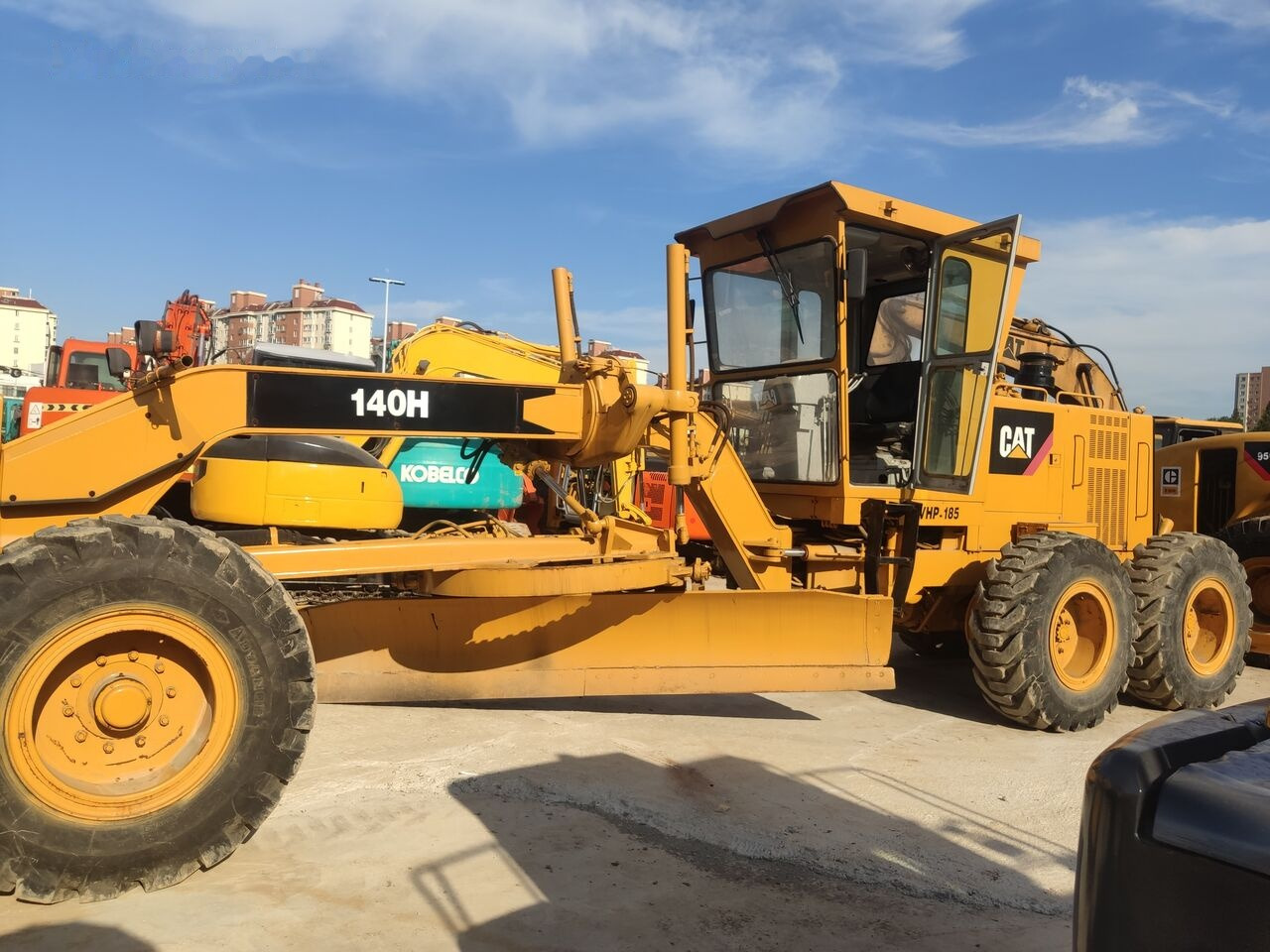 Caterpillar 140H - מפלסת: תמונה 1 Caterpillar 140H - מפלסת: תמונה 1