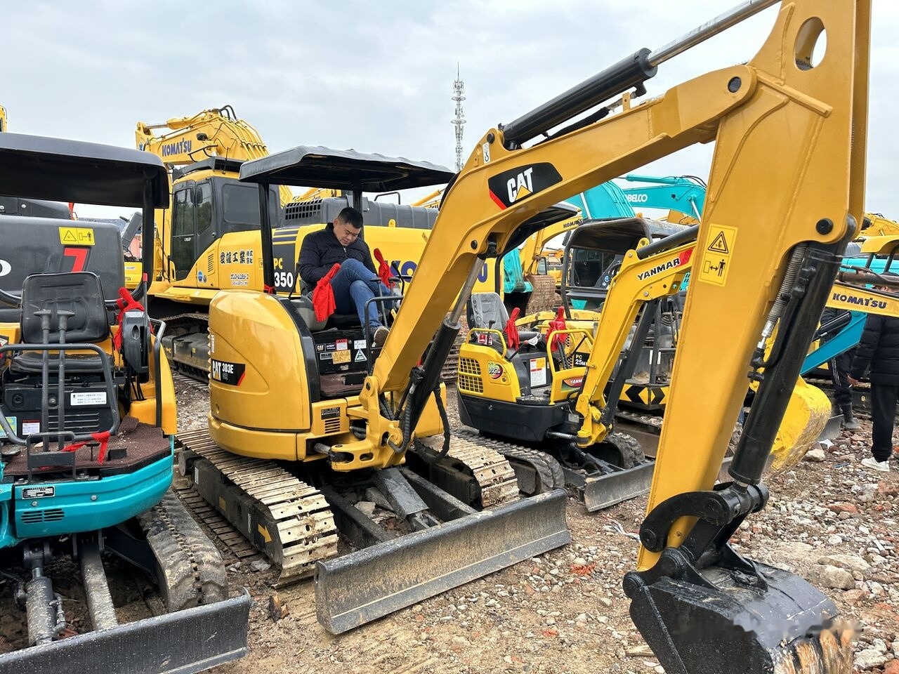Caterpillar 303E - מיני מחפר: תמונה 2 Caterpillar 303E - מיני מחפר: תמונה 2