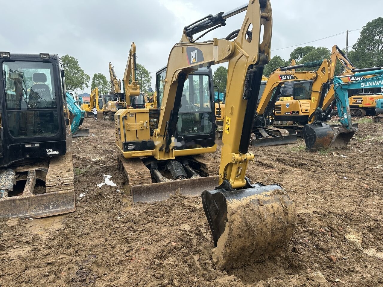 Caterpillar 305.5E - מיני מחפר: תמונה 4 Caterpillar 305.5E - מיני מחפר: תמונה 4